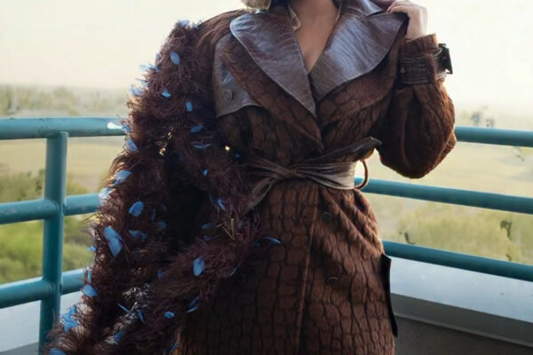 Beyonce Posed For The Gram In A Chocolate Brown Rowen Rose Coat 5