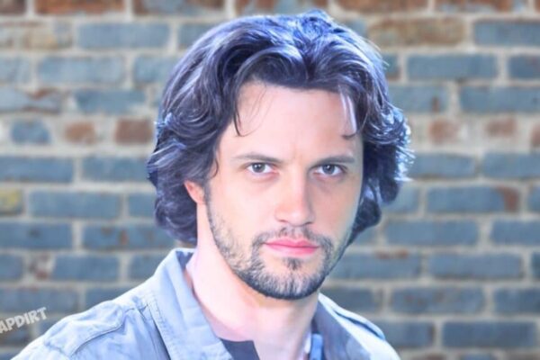 Ethan Lovett (Nathan Dean Parsons)