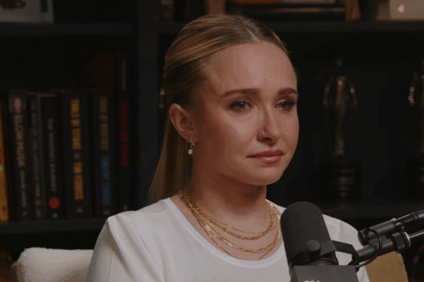 Hayden Panettiere tearful on the