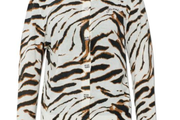 8Coco Jones In Ganni Zebra Print Cardigan And Matching Denim Shorts At Knicks ECF Game