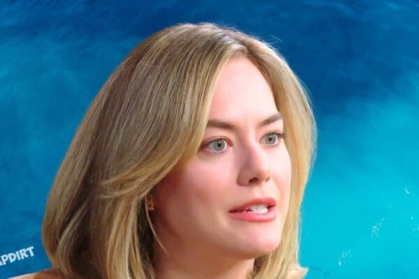Bold and the Beautiful: Hope Logan (Annika Noelle)